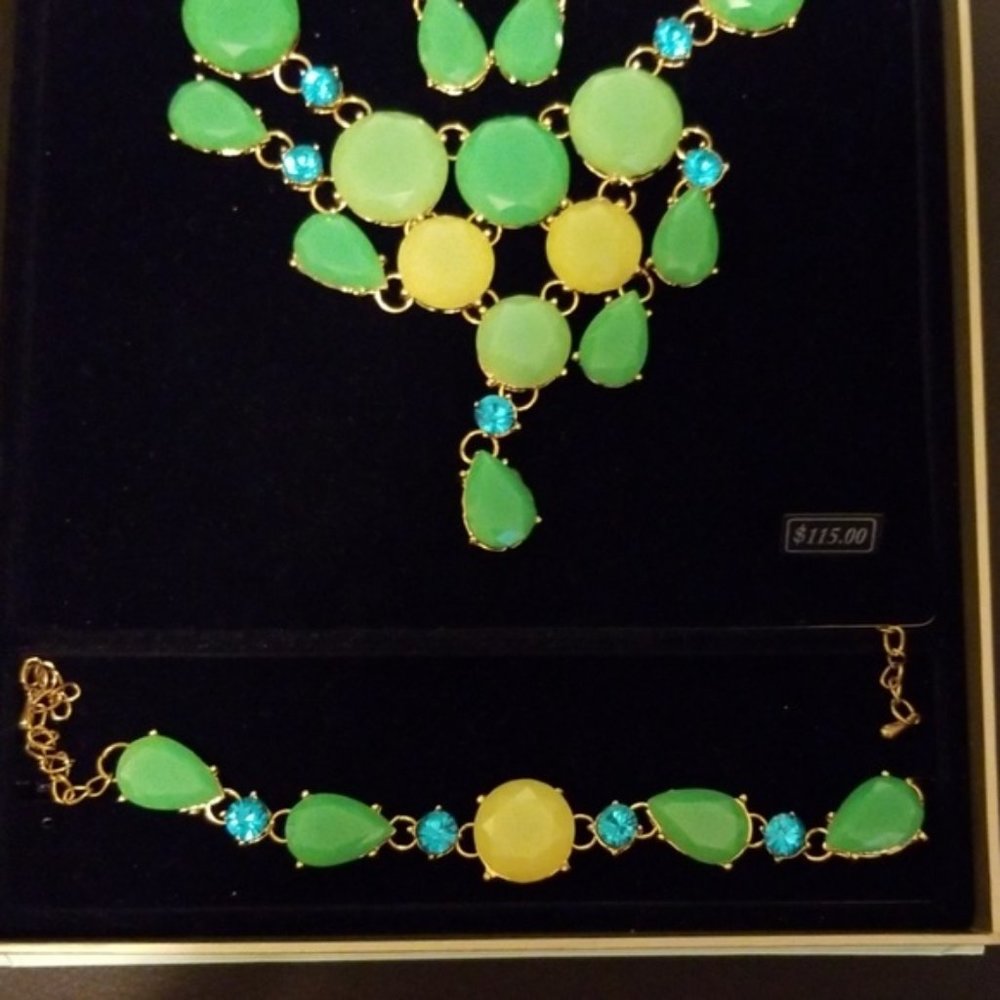 Bella Del Mar stone necklace, earrings, bracelet - Picture 3 of 4